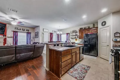 6803 Elderberry Drive, Arlington, TX 76001 - Photo 10