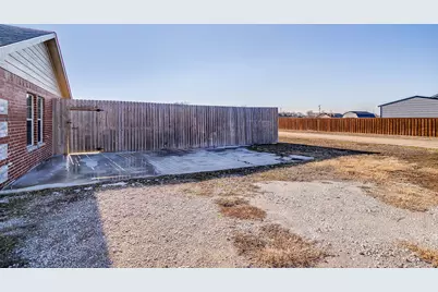 606 S Aquilla Street, Itasca, TX 76055 - Photo 6