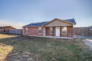 606 S Aquilla St, Itasca, TX 76055 - Photo 1