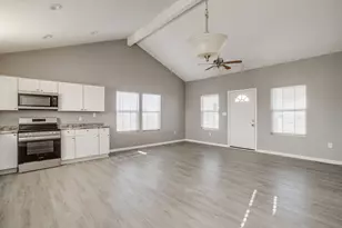 606 S Aquilla St, Itasca, TX 76055 - Photo 18