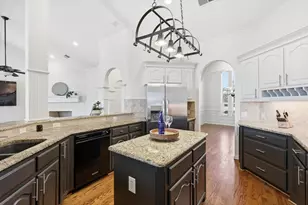 5809 N Ballantrae Dr, Colleyville, TX 76034 - Photo 6