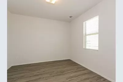 5513 Shore Point, Fort Worth, TX 76119 - Photo 6