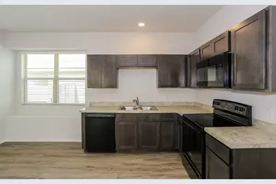 5513 Shore Point, Fort Worth, TX 76119 - Photo 2
