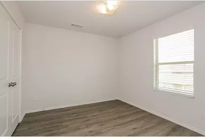 5513 Shore Point, Fort Worth, TX 76119 - Photo 10