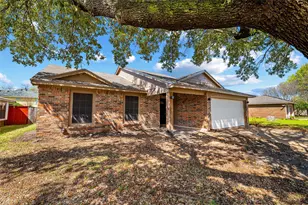 4238 Emerson Dr, Grand Prairie, TX 75052 - Photo 1