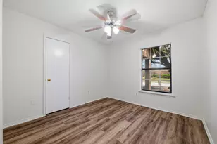 4238 Emerson Dr, Grand Prairie, TX 75052 - Photo 8