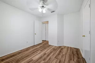 4238 Emerson Dr, Grand Prairie, TX 75052 - Photo 6