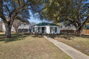 3704 Wildwood Rd, Fort Worth, TX 76107 - Photo 2