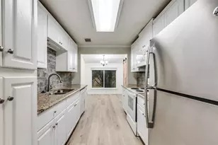 732 Danvers Ln, Mansfield, TX 76063 - Photo 10