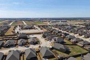 8805 Cassidy Ln, Aubrey, TX 76227 - Photo 34