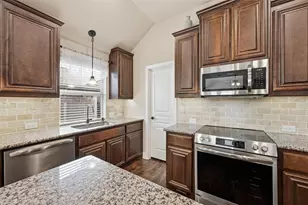 8805 Cassidy Ln, Aubrey, TX 76227 - Photo 12