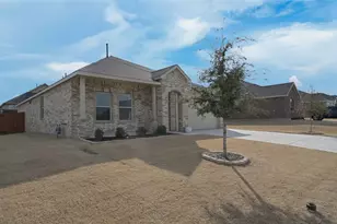 1212 Almond Rd, Azle, TX 76020 - Photo 2