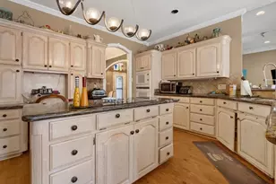 1704 S Bowen Rd, Pantego, TX 76013 - Photo 10