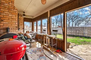 1704 S Bowen Rd, Pantego, TX 76013 - Photo 24