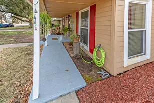 502 Bellevue Dr, Cleburne, TX 76033 - Photo 36