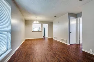 627 Texas St, Denton, TX 76209 - Photo 2