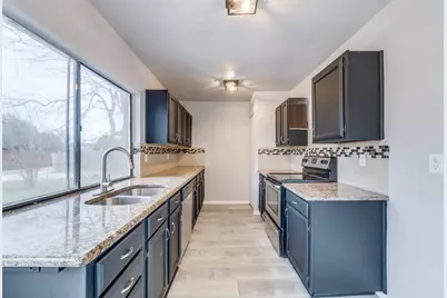 1906 Stockton Trail, Grand Prairie, TX 75052 - Photo 12