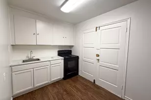 2200 Country Club Rd, Ennis, TX 75119 - Photo 8