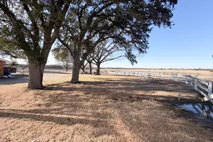 2200 Country Club Rd, Ennis, TX 75119 - Photo 10