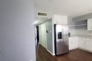 7118 Blackwillow Ln, Dallas, TX 75249 - Photo 4