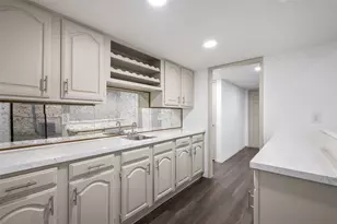 2212 Grapevine Ln, Carrollton, TX 75007 - Photo 10