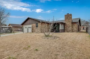 2212 Grapevine Ln, Carrollton, TX 75007 - Photo 32