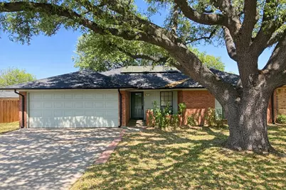 2820 Whitehurst Drive, Fort Worth, TX 76133 - Photo 2