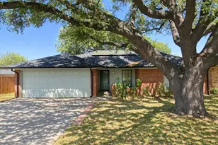 2820 Whitehurst Dr, Fort Worth, TX 76133 - Photo 2