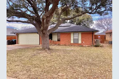 2820 Whitehurst Drive, Fort Worth, TX 76133 - Photo 2