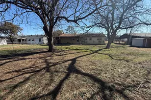 418 Pecan St, Clyde, TX 79510 - Photo 14