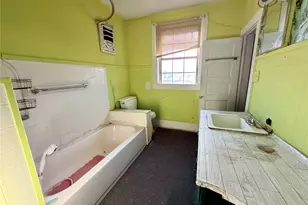 304 E 1st Ave, Corsicana, TX 75110 - Photo 6