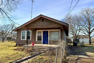 304 E 1st Ave, Corsicana, TX 75110 - Photo 2