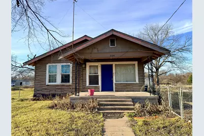 304 E 1st Avenue, Corsicana, TX 75110 - Photo 1