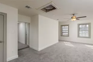 833 W Live Oak St, Jacksboro, TX 76458 - Photo 26