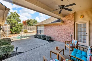 2219 Le Mans Dr, Carrollton, TX 75006 - Photo 10