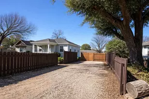 2715 Dathe St, Dallas, TX 75215 - Photo 26