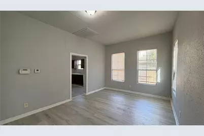 2715 Dathe Street, Dallas, TX 75215 - Photo 8