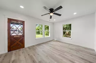 103 E Stegall Dr, Robinson, TX 76706 - Photo 4