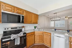 1751 Dynasty Cir, Glenn Heights, TX 75154 - Photo 4
