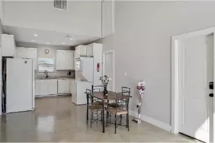 703 Maple St, Commerce, TX 75428 - Photo 2