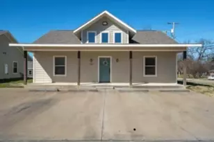 703 Maple St, Commerce, TX 75428 - Photo 1