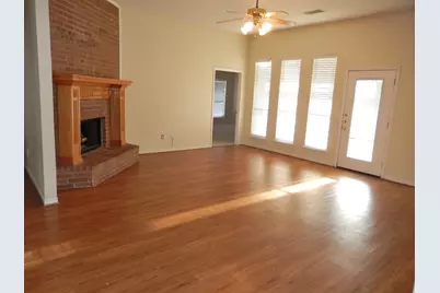 2717 Creek Valley Drive, Garland, TX 75040 - Photo 8