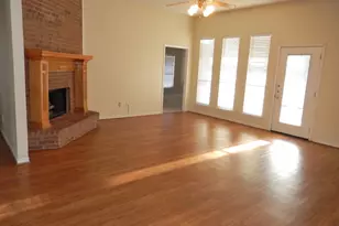 2717 Creek Valley Dr, Garland, TX 75040 - Photo 8