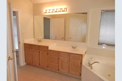 2717 Creek Valley Drive, Garland, TX 75040 - Photo 16