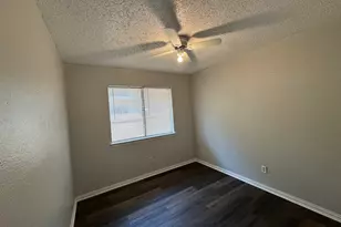 6511 Devine Dr, Arlington, TX 76001 - Photo 4