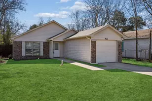 805 Phillips St, Cleburne, TX 76033 - Photo 2