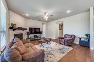 912 Fallbrook Ave, Denton, TX 76210 - Photo 4