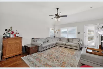 8715 Lindenwood Lane, Irving, TX 75063 - Photo 14