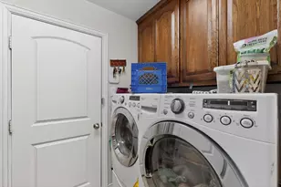 8715 Lindenwood Ln, Irving, TX 75063 - Photo 38