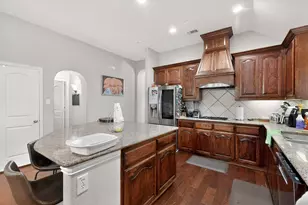 8715 Lindenwood Ln, Irving, TX 75063 - Photo 16